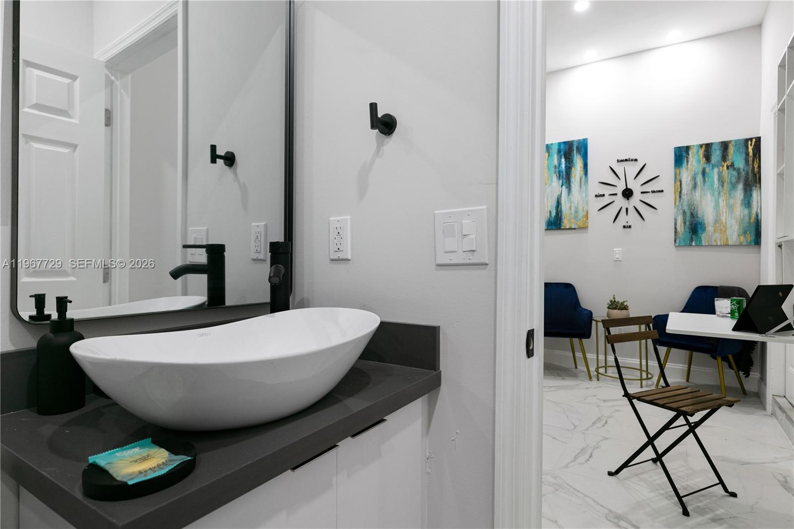   /   кв.футов $ 2026-03-05 0 Фото