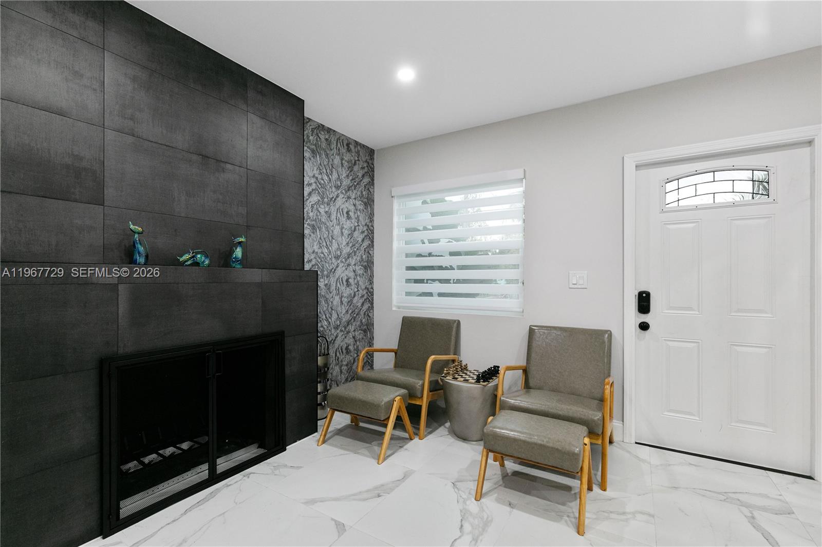   /   кв.футов $ 2026-03-05 0 Фото