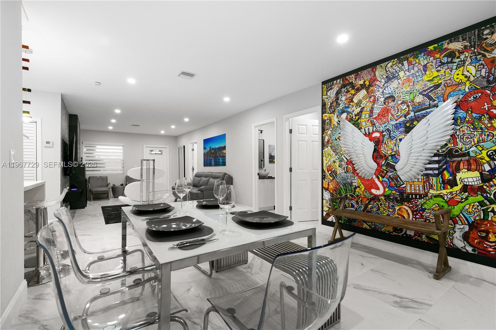   /   кв.футов $ 2026-03-05 0 Фото