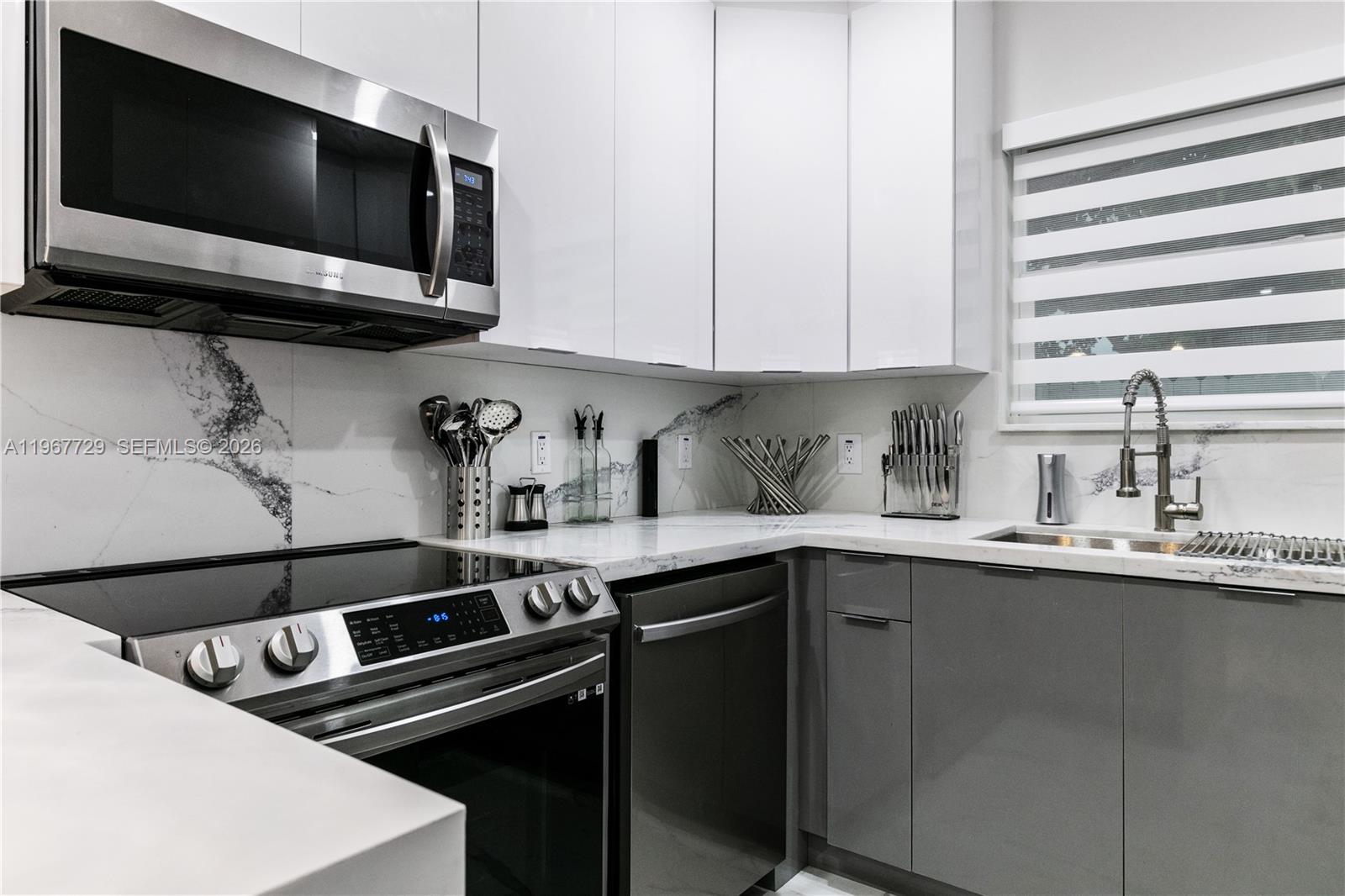   /   кв.футов $ 2026-03-05 0 Фото