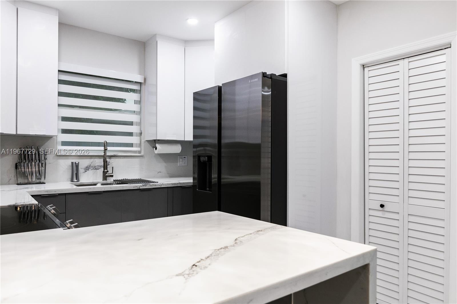   /   кв.футов $ 2026-03-05 0 Фото