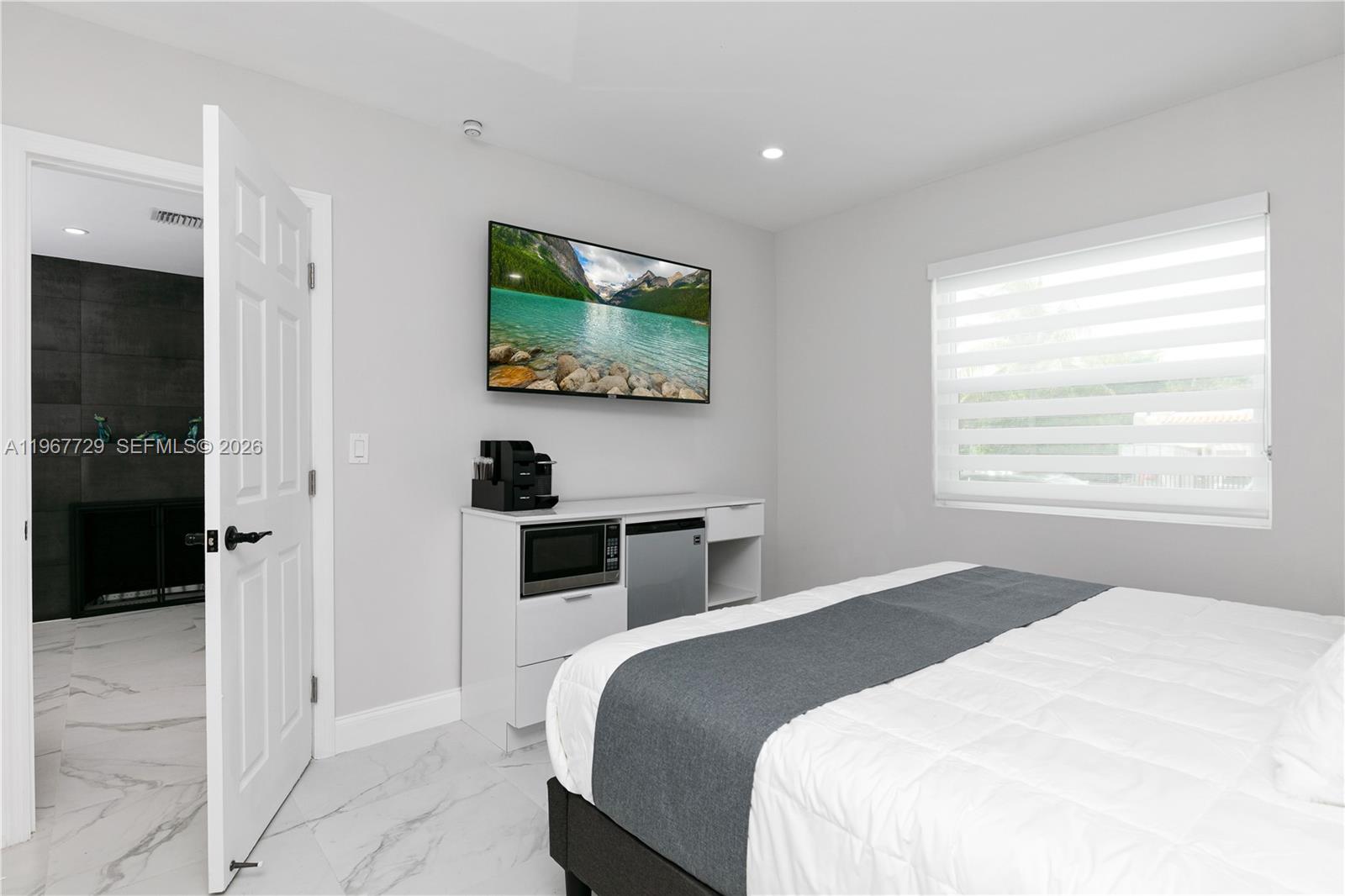   /   кв.футов $ 2026-03-05 0 Фото