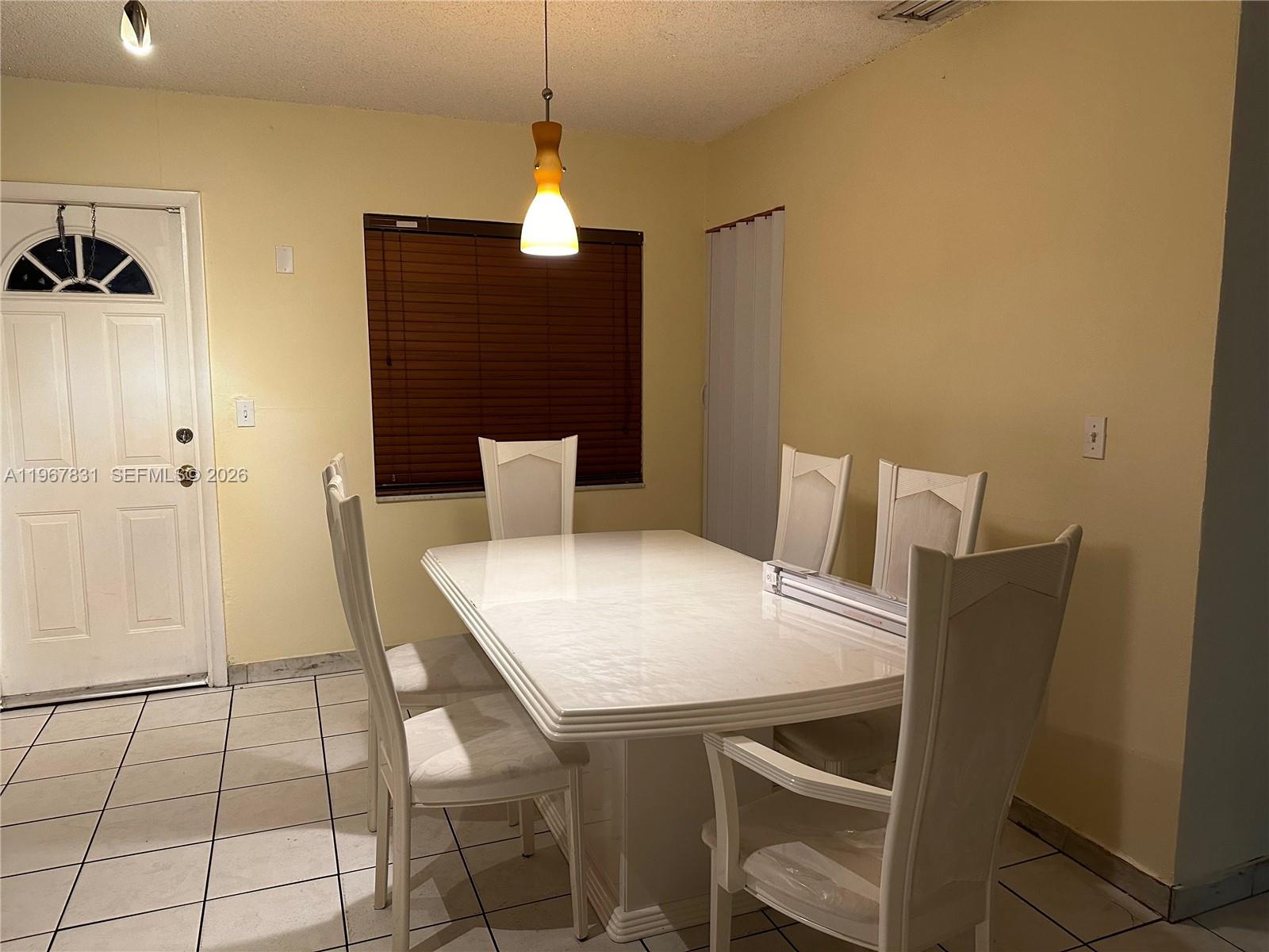   /  3244 кв.футов $ 2026-02-18 0 Фото