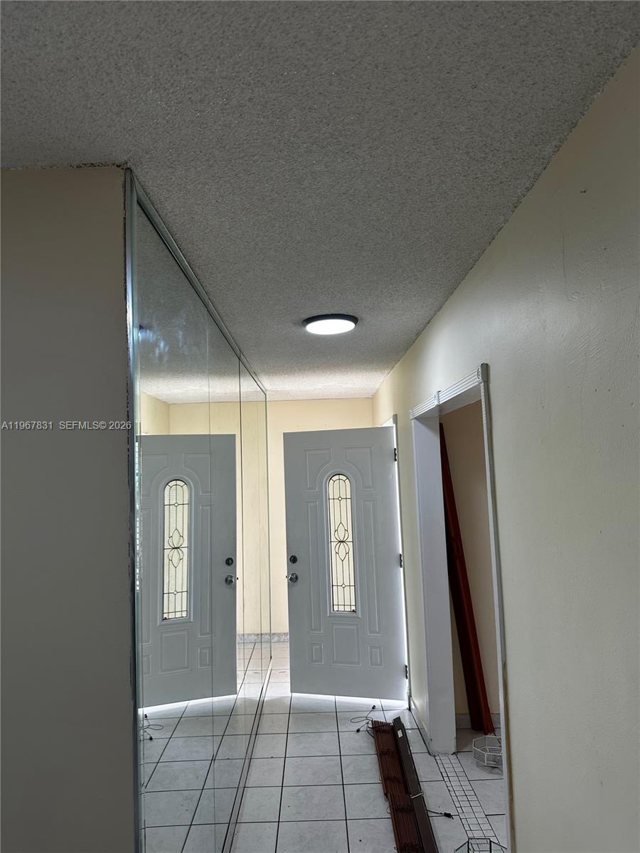   /  3244 кв.футов $ 2026-02-18 0 Фото