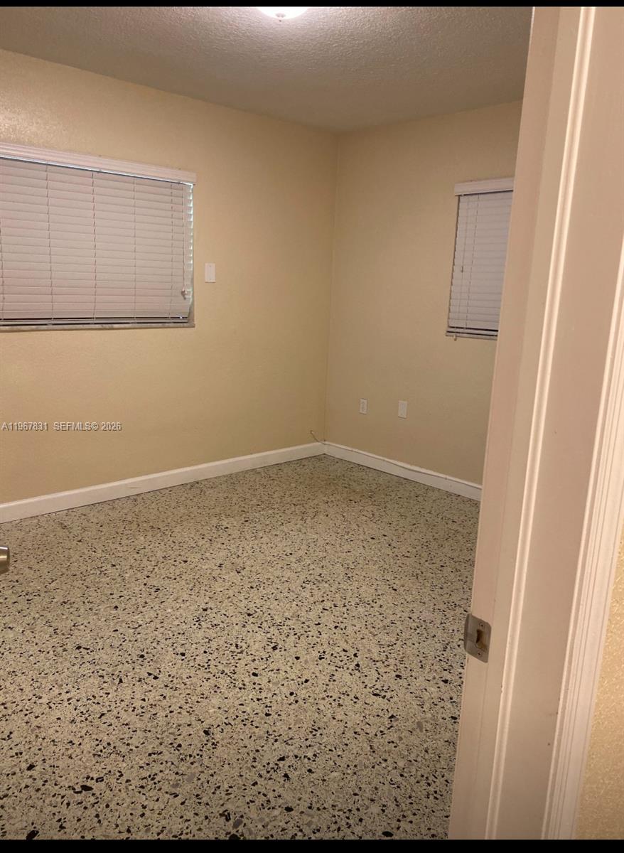   /  3244 кв.футов $ 2026-02-18 0 Фото