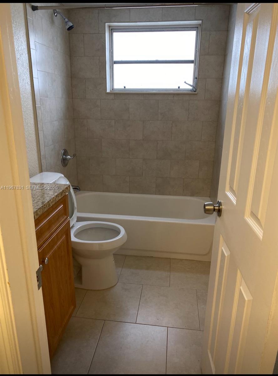   /  3244 кв.футов $ 2026-02-18 0 Фото