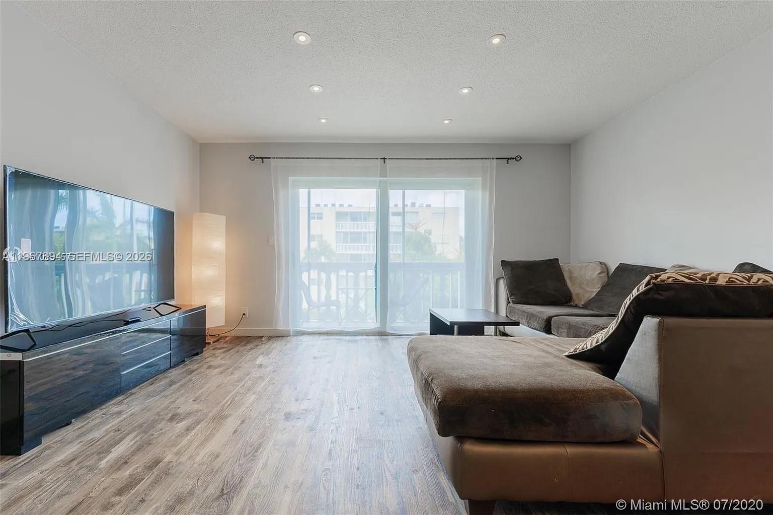 Photo of 219 14th Ave  #307, Hallandale Beach, Florida, 33009 - 