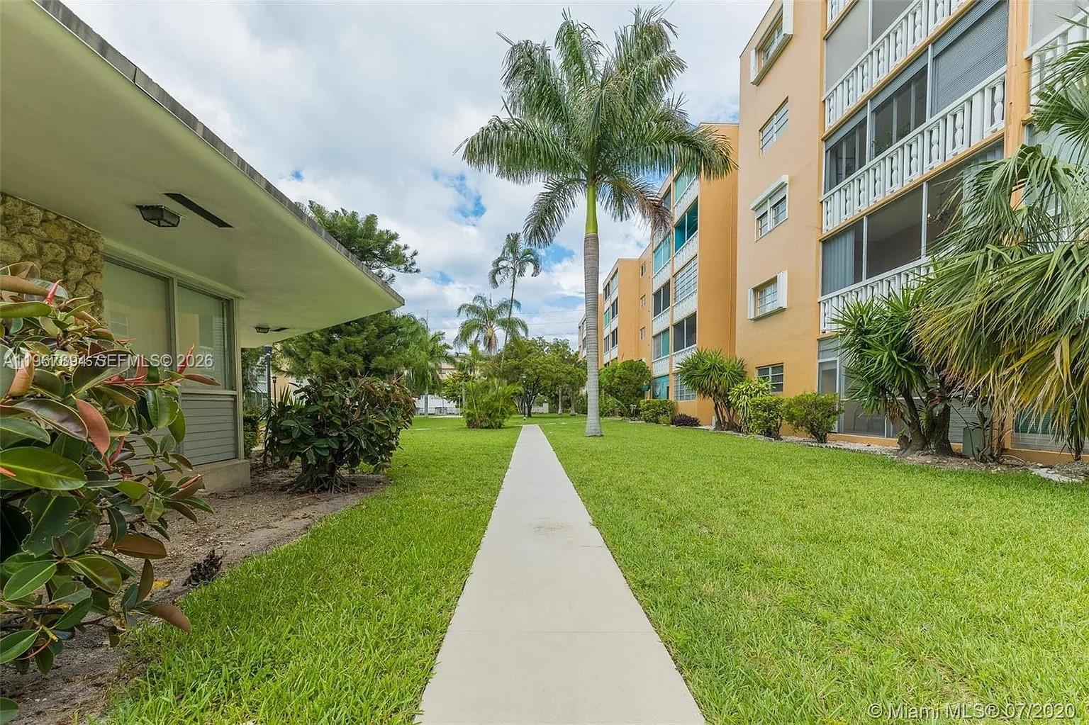 Photo of 219 14th Ave  #307, Hallandale Beach, Florida, 33009 - 
