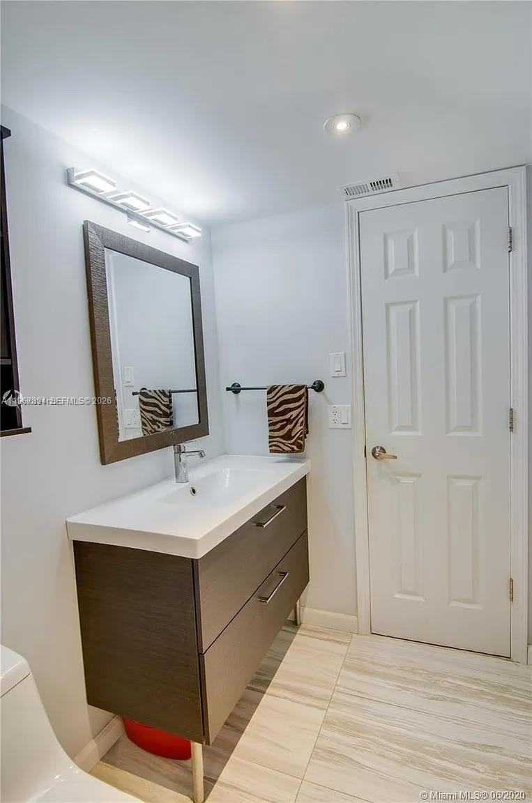 Photo of 219 14th Ave  #307, Hallandale Beach, Florida, 33009 - 