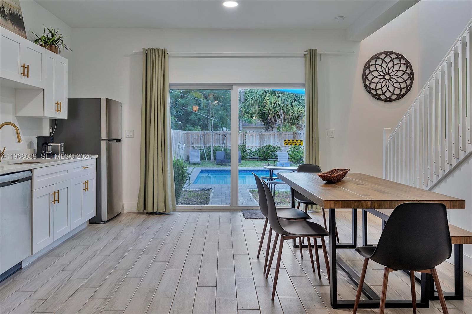   /  5800 кв.футов $ 2026-02-18 0 Фото