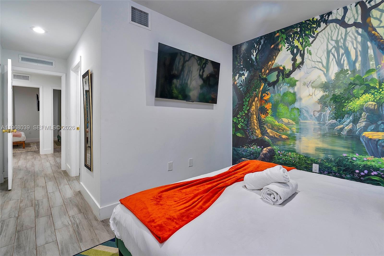   /  5800 кв.футов $ 2026-02-18 0 Фото