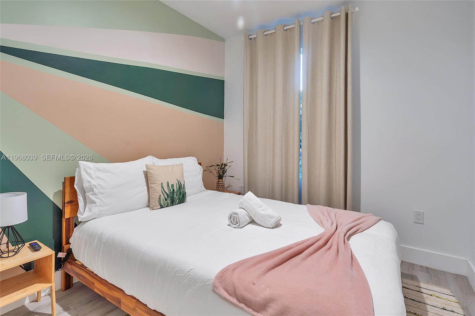   /  5800 кв.футов $ 2026-02-18 0 Фото