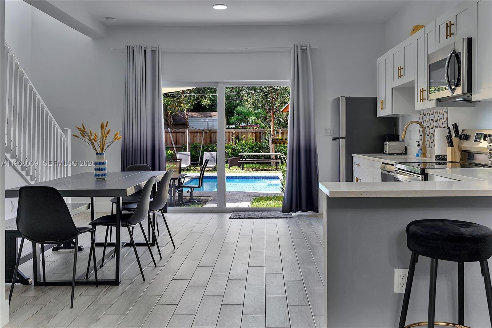   /  5800 кв.футов $ 2026-02-18 0 Фото