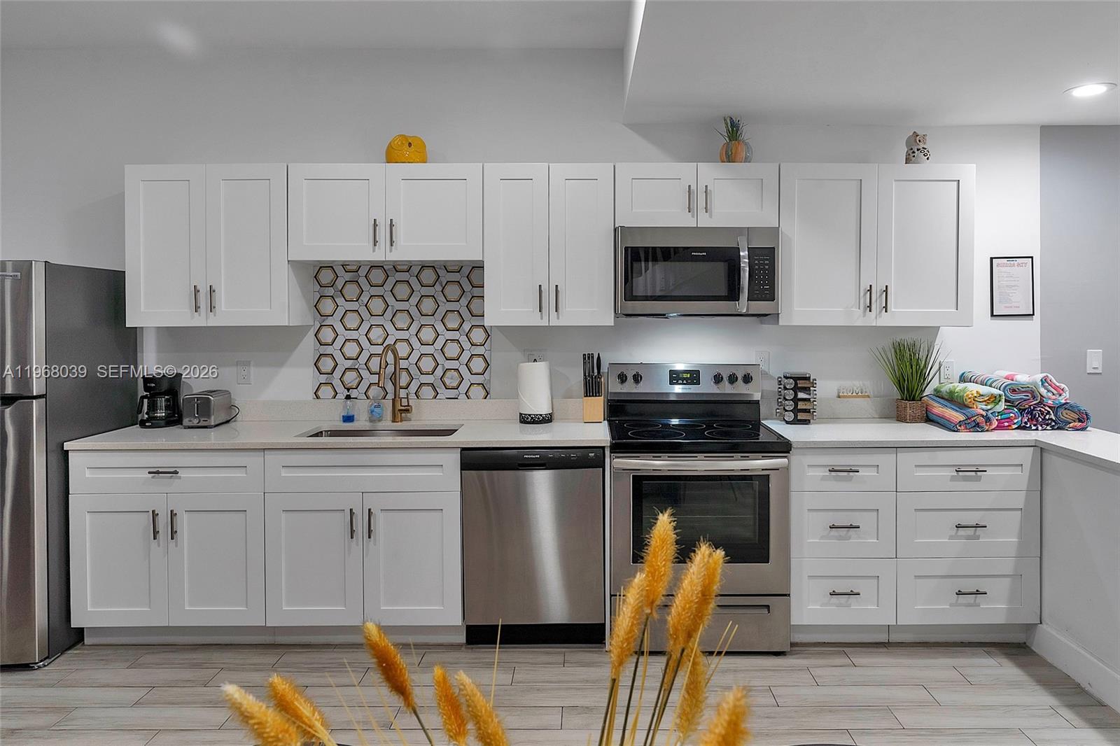   /  5800 кв.футов $ 2026-02-18 0 Фото