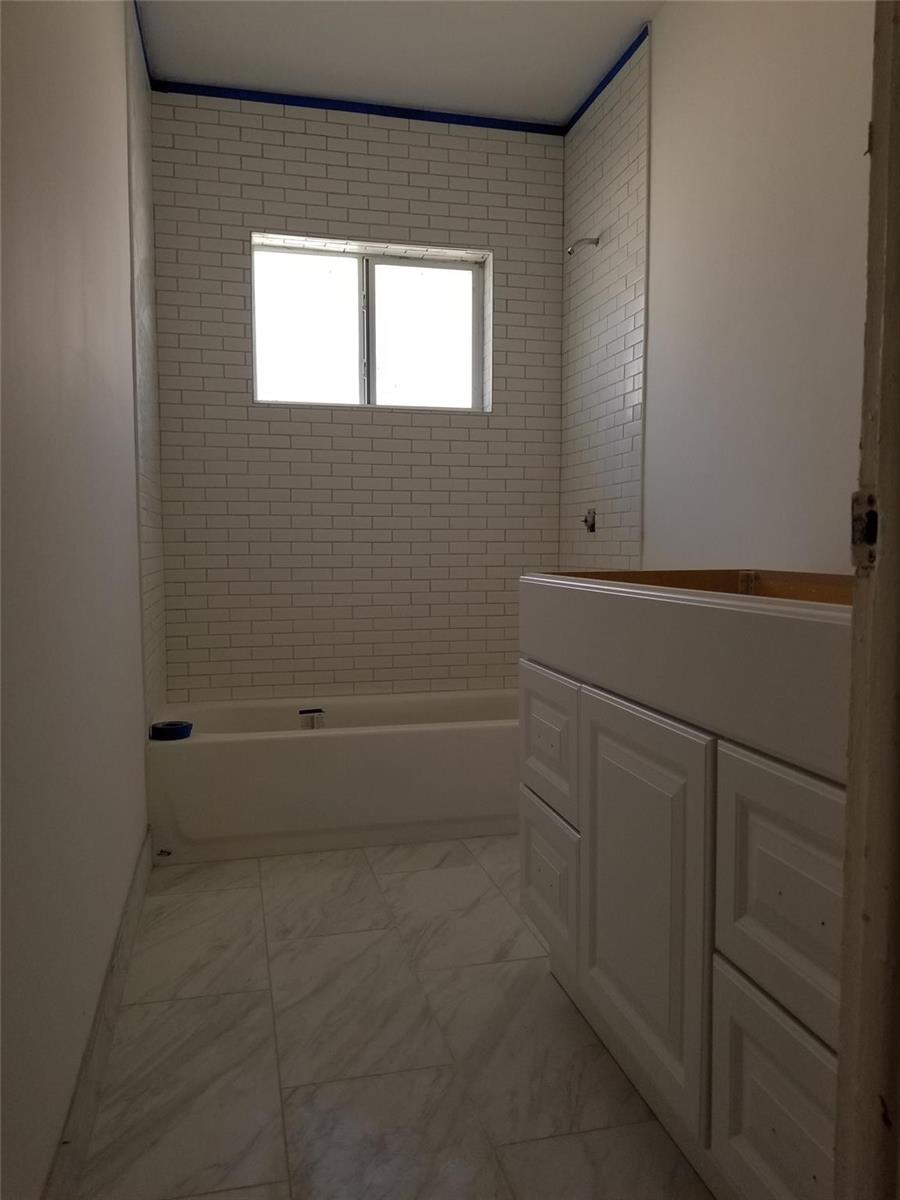 Ver detalles / 0 2498 sq. ft. $ 2026-06-09 0 foto