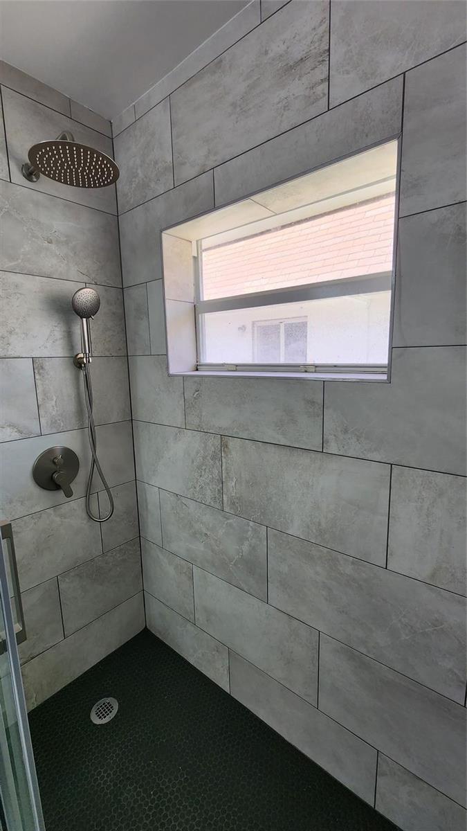 Ver detalles / 0 2498 sq. ft. $ 2026-06-09 0 foto