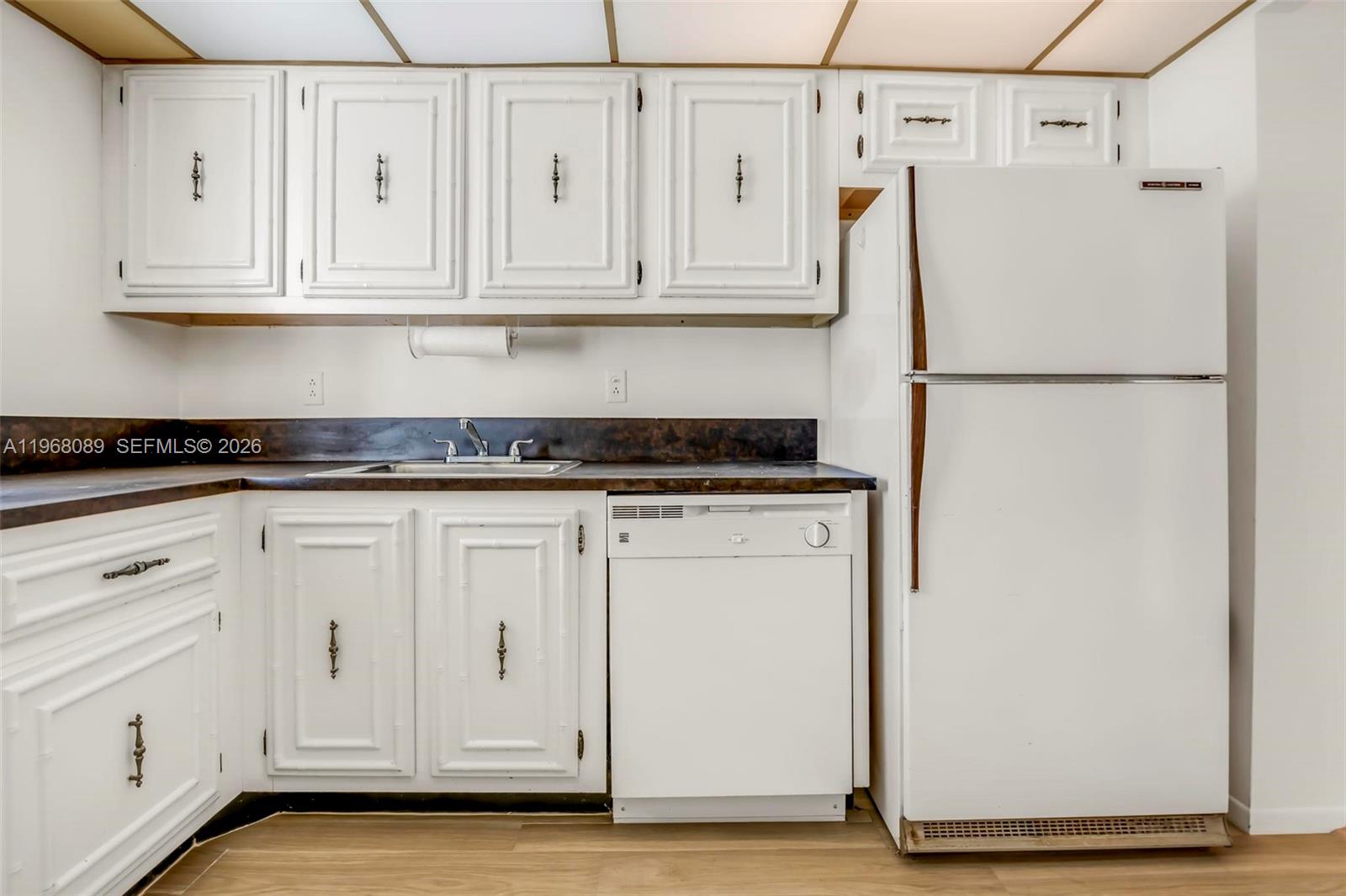 Photo of 801 Three Islands Blvd #111, Hallandale Beach, Florida, 33009 - Kitchen