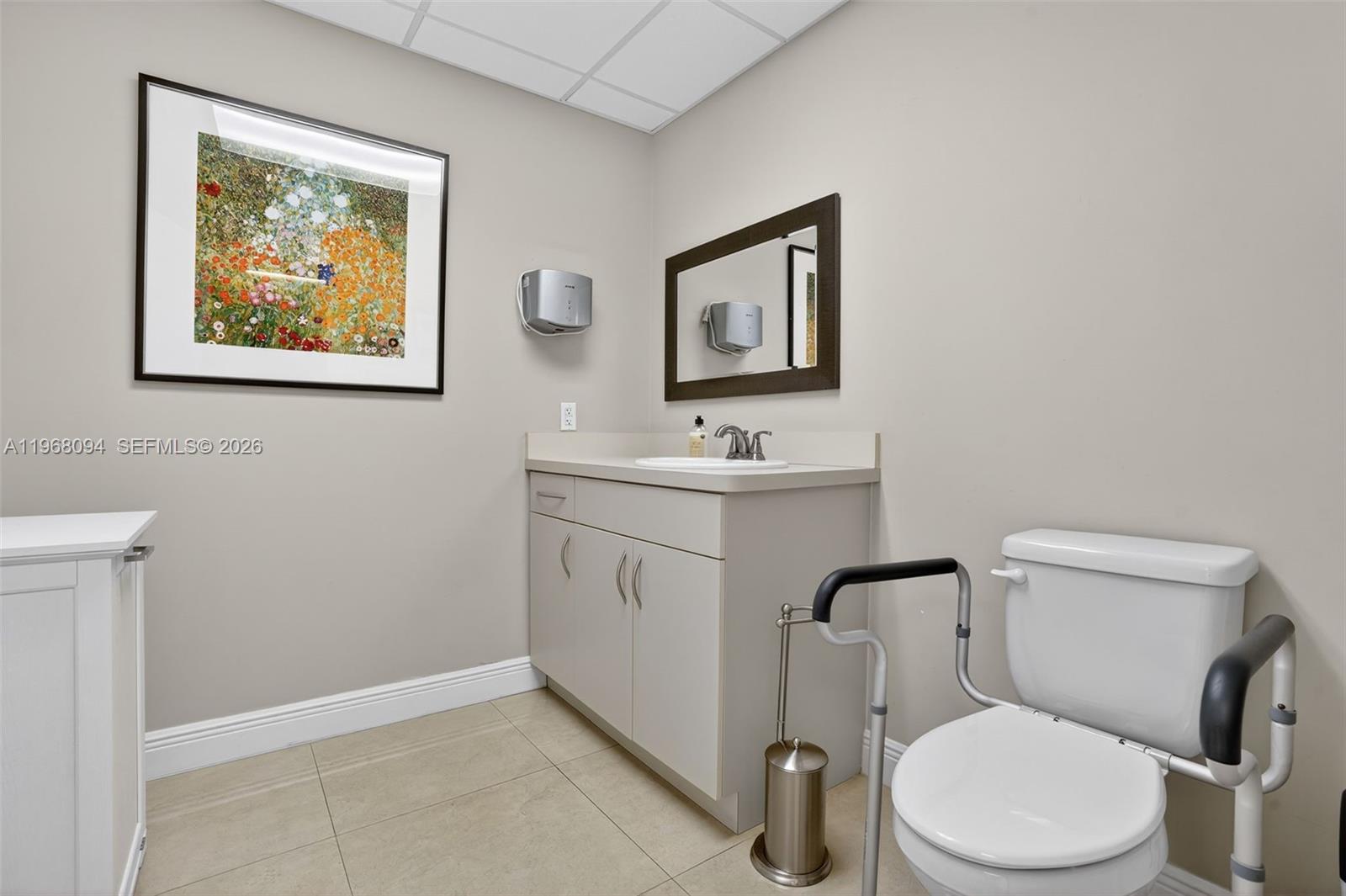 A-202 & A-204  /   кв.футов $ 2026-02-18 0 Фото