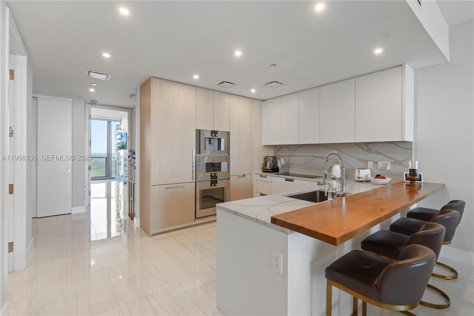 4003 2 / 3 1447 кв.футов $ 2026-02-18 0 Фото