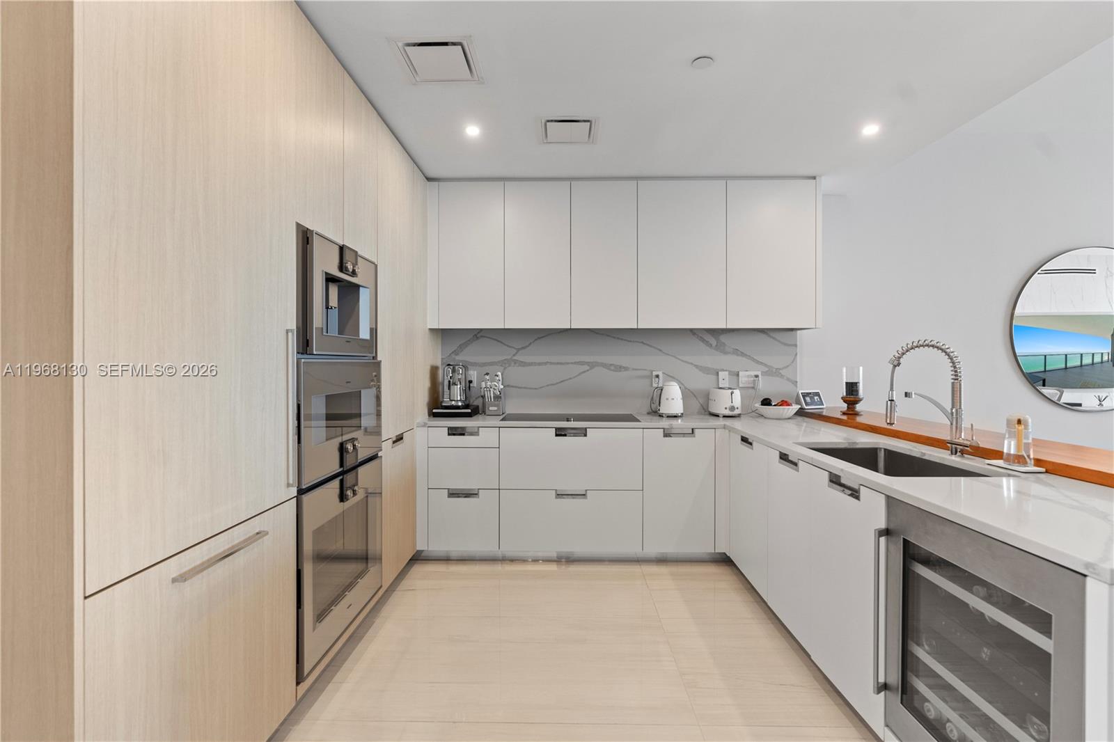 4003 2 / 3 1447 кв.футов $ 2026-02-18 0 Фото