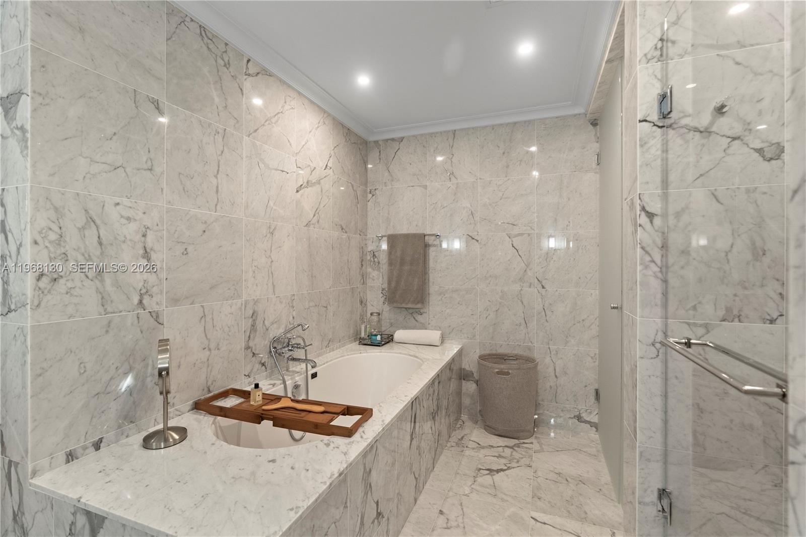 4003 2 / 3 1447 кв.футов $ 2026-02-18 0 Фото