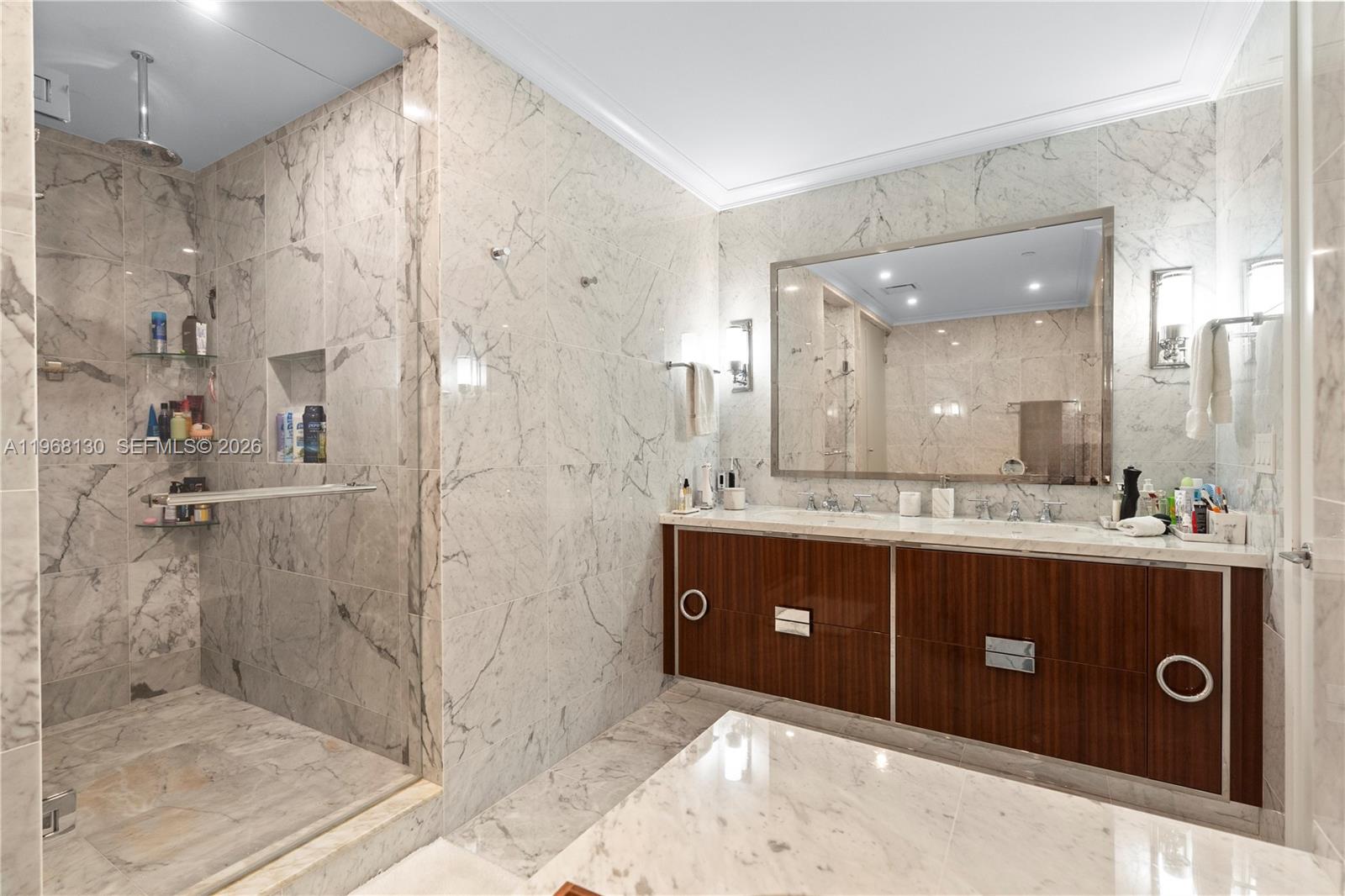 4003 2 / 3 1447 кв.футов $ 2026-02-18 0 Фото