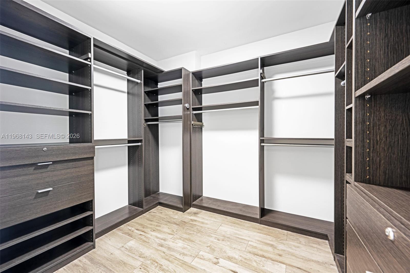 Photo of 3301 183  #2209, Aventura, Florida, 33160 - Principal clopset