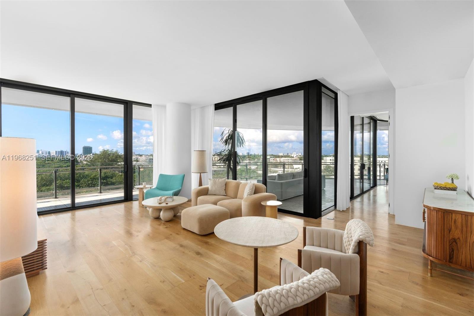 Ver detalles 606 2 / 3 1602 sq. ft. $ 2026-02-19 0 foto