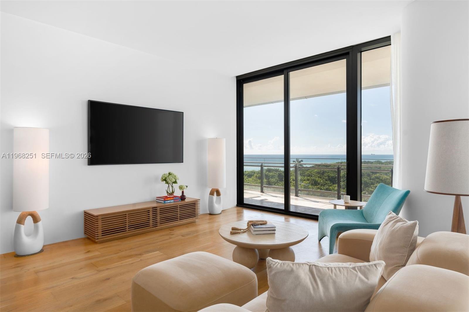 Ver detalles 606 2 / 3 1602 sq. ft. $ 2026-02-19 0 foto