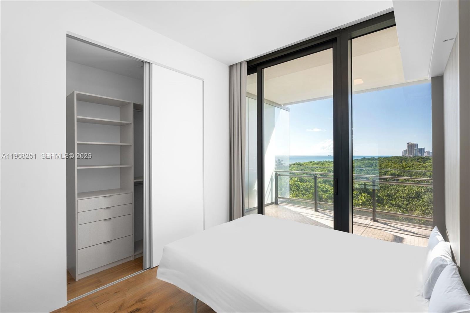 Ver detalles 606 2 / 3 1602 sq. ft. $ 2026-02-19 0 foto