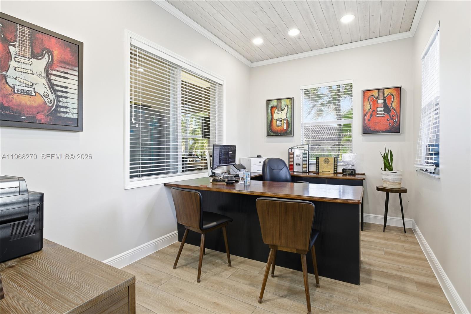   /   кв.футов $ 2026-02-19 0 Фото