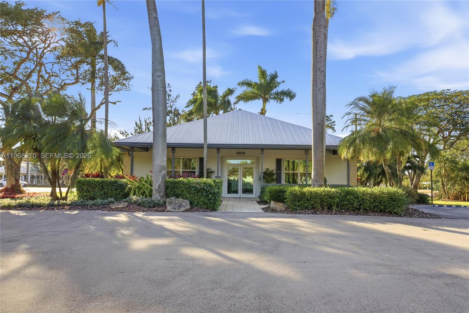   /   кв.футов $ 2026-02-19 0 Фото