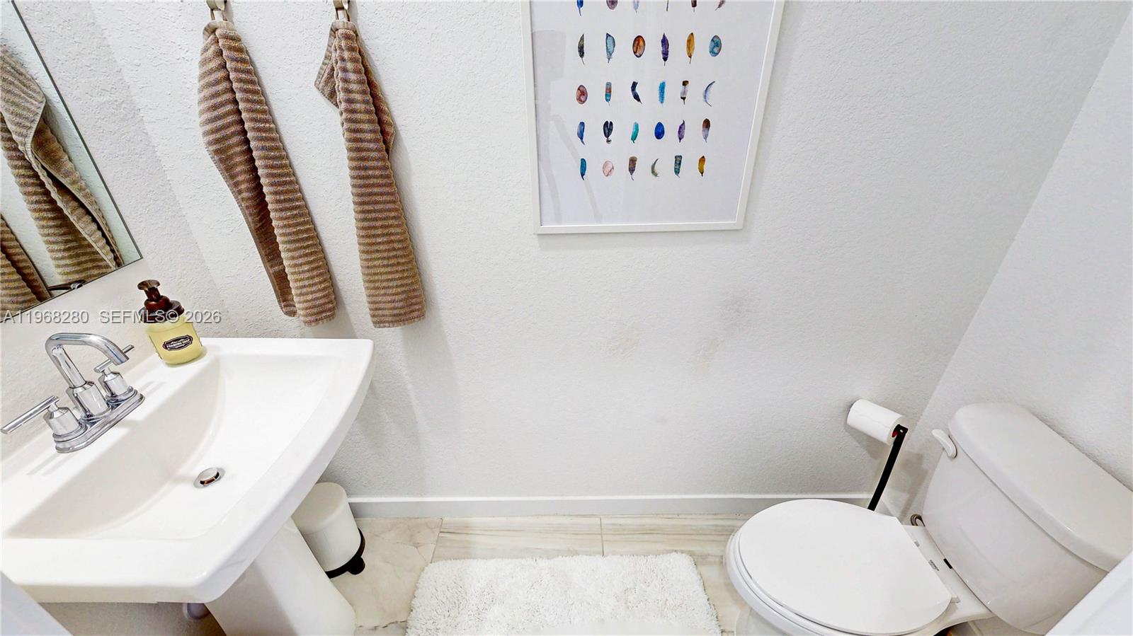 Ver detalles 1040 3 / 3 1302 sq. ft. $ 2026-05-06 0 foto