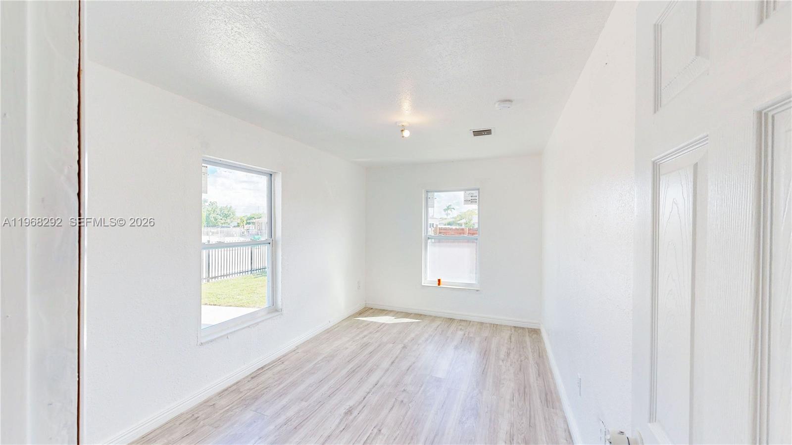   /  3444 кв.футов $ 2026-02-19 0 Фото