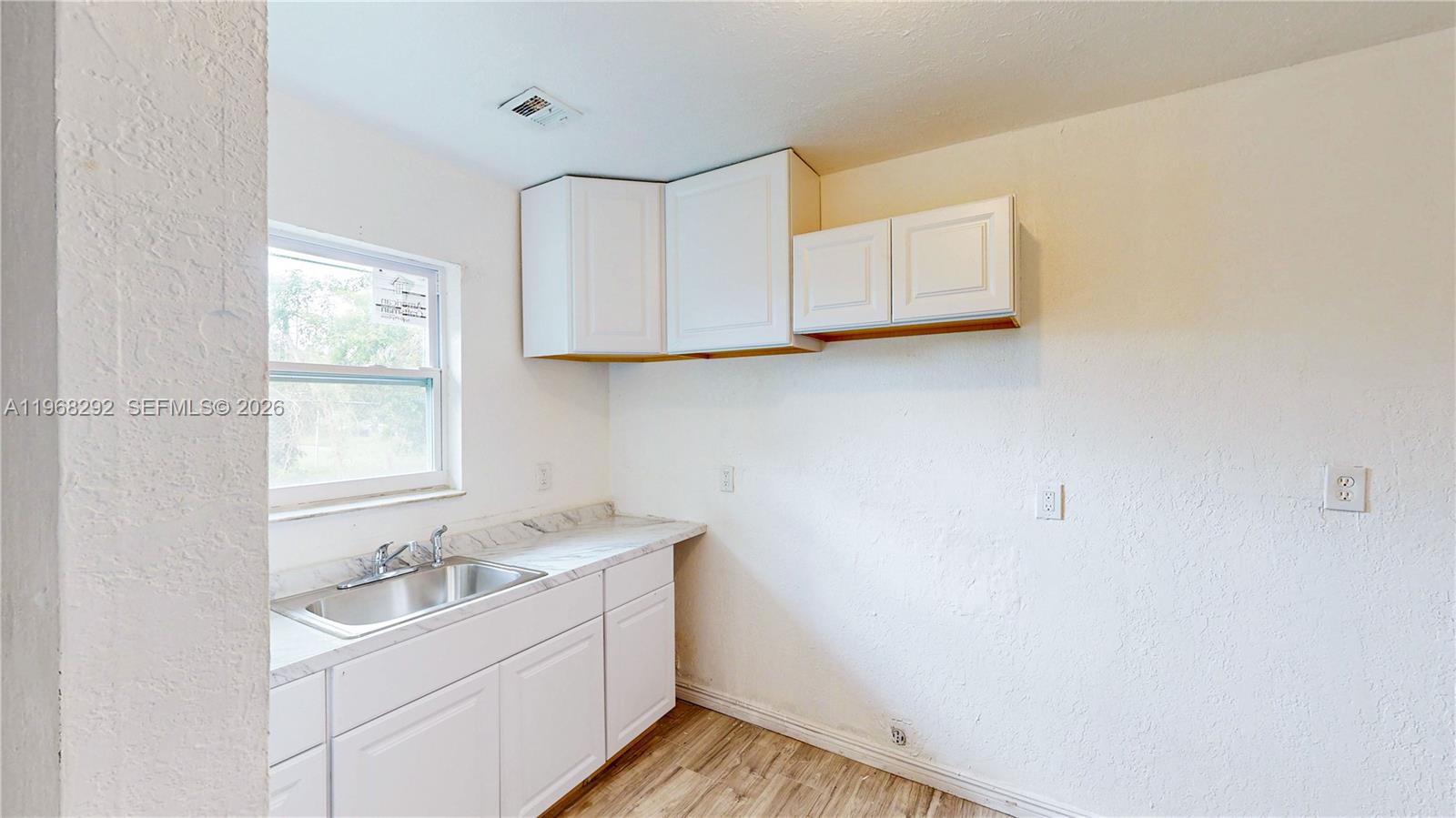   /  3444 кв.футов $ 2026-02-19 0 Фото