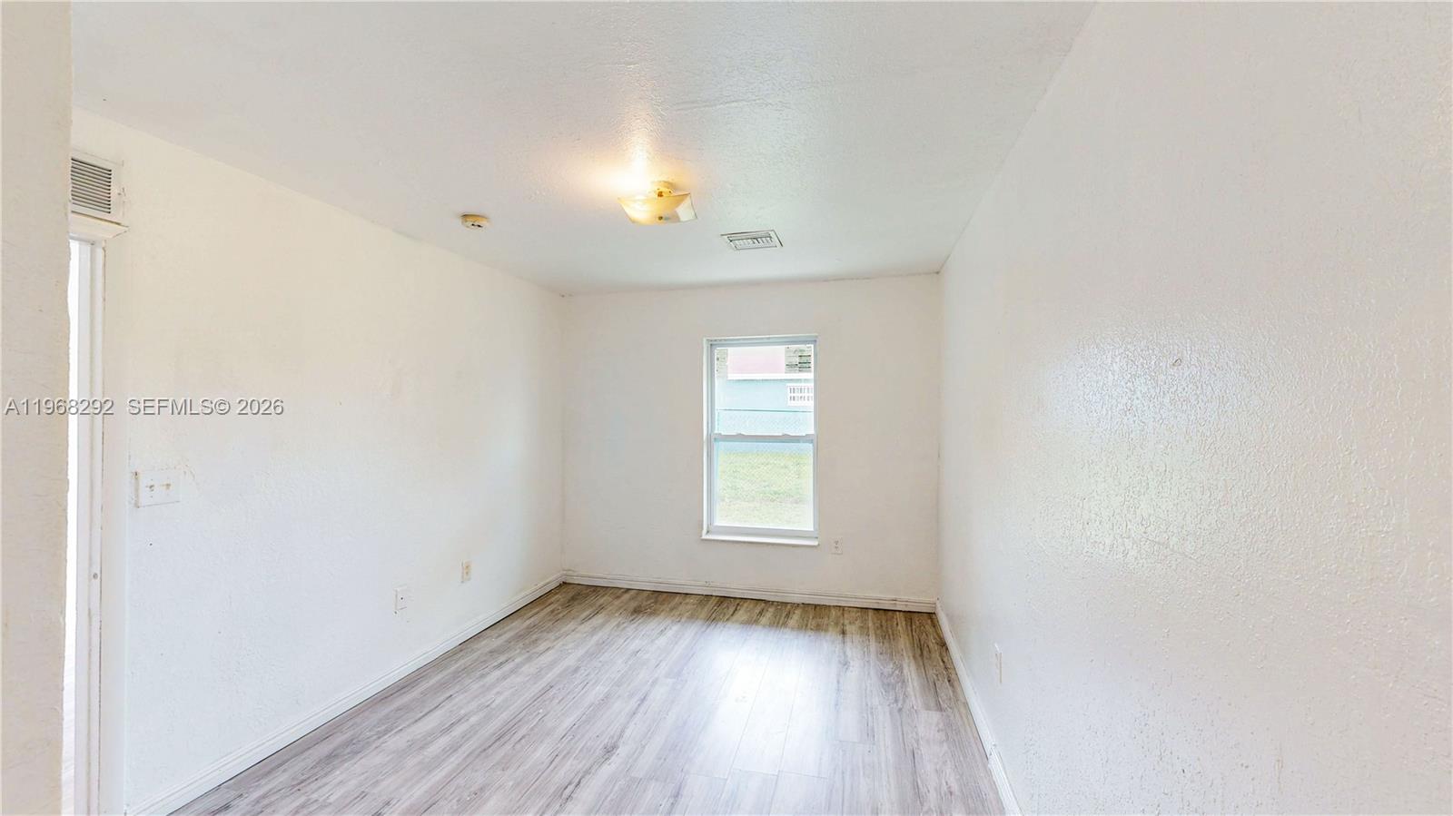   /  3444 кв.футов $ 2026-02-19 0 Фото