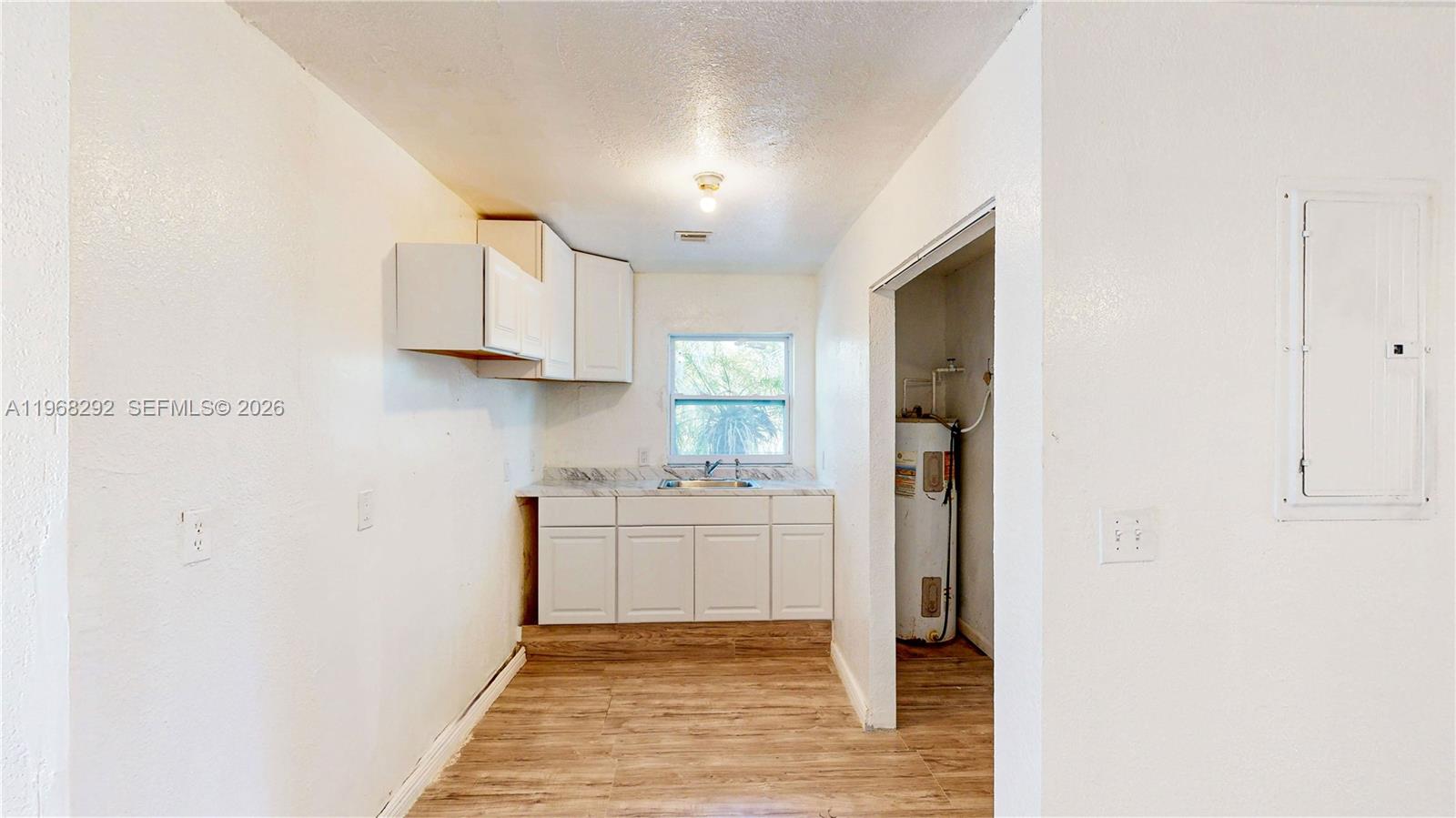   /  3444 кв.футов $ 2026-02-19 0 Фото