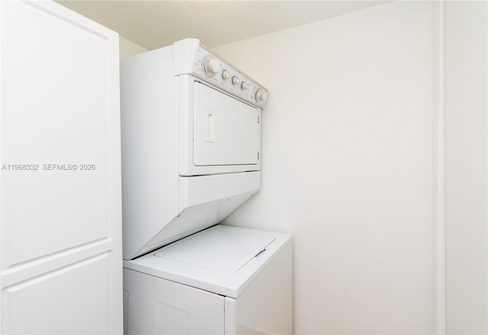 2907 1 / 1 871 sq. ft. $ 2026-02-19 0 foto