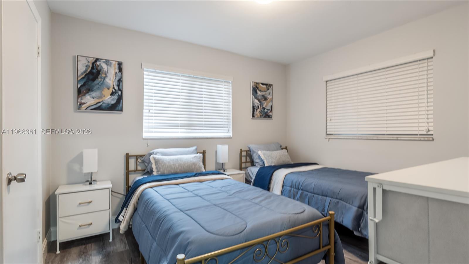   /   кв.футов $ 2026-02-19 0 Фото