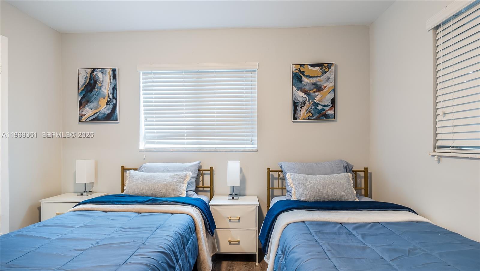   /   кв.футов $ 2026-02-19 0 Фото