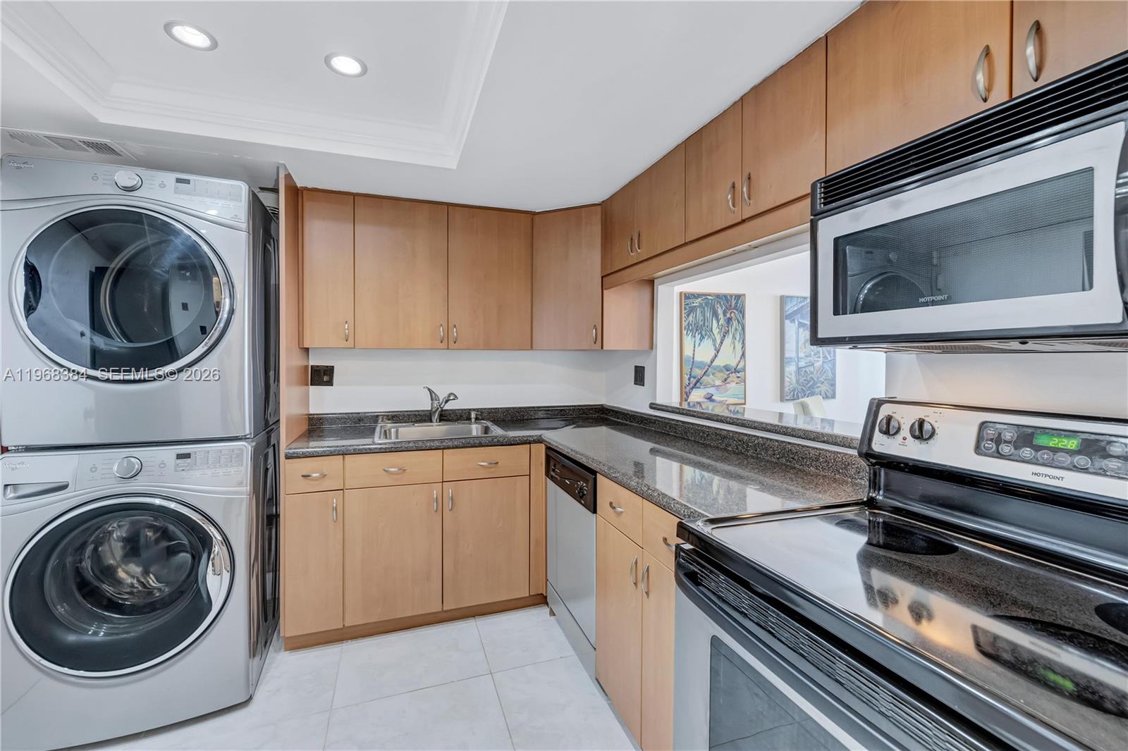 Photo of 3180 Ocean Dr #217, Hallandale Beach, Florida, 33009 - Fully Equipped kitchen