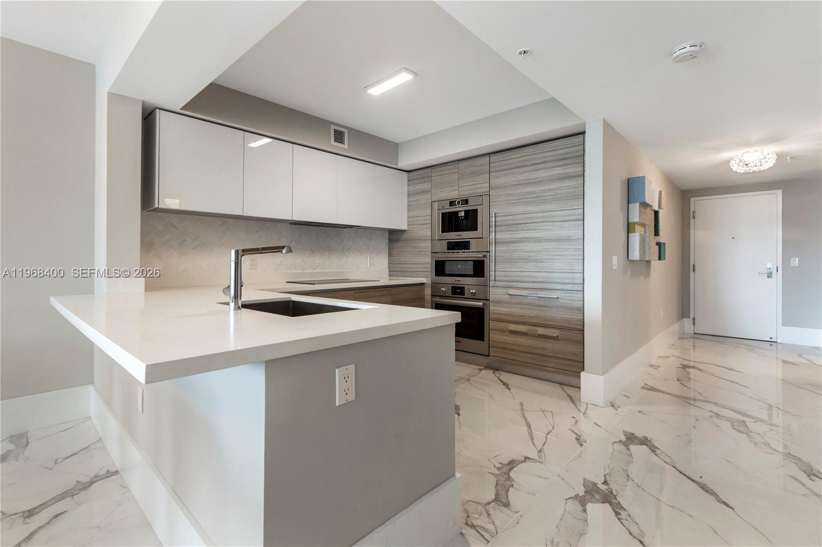 See details 4-806 2 / 3 1524 sq. ft. $ 2026-02-19 0 Photo