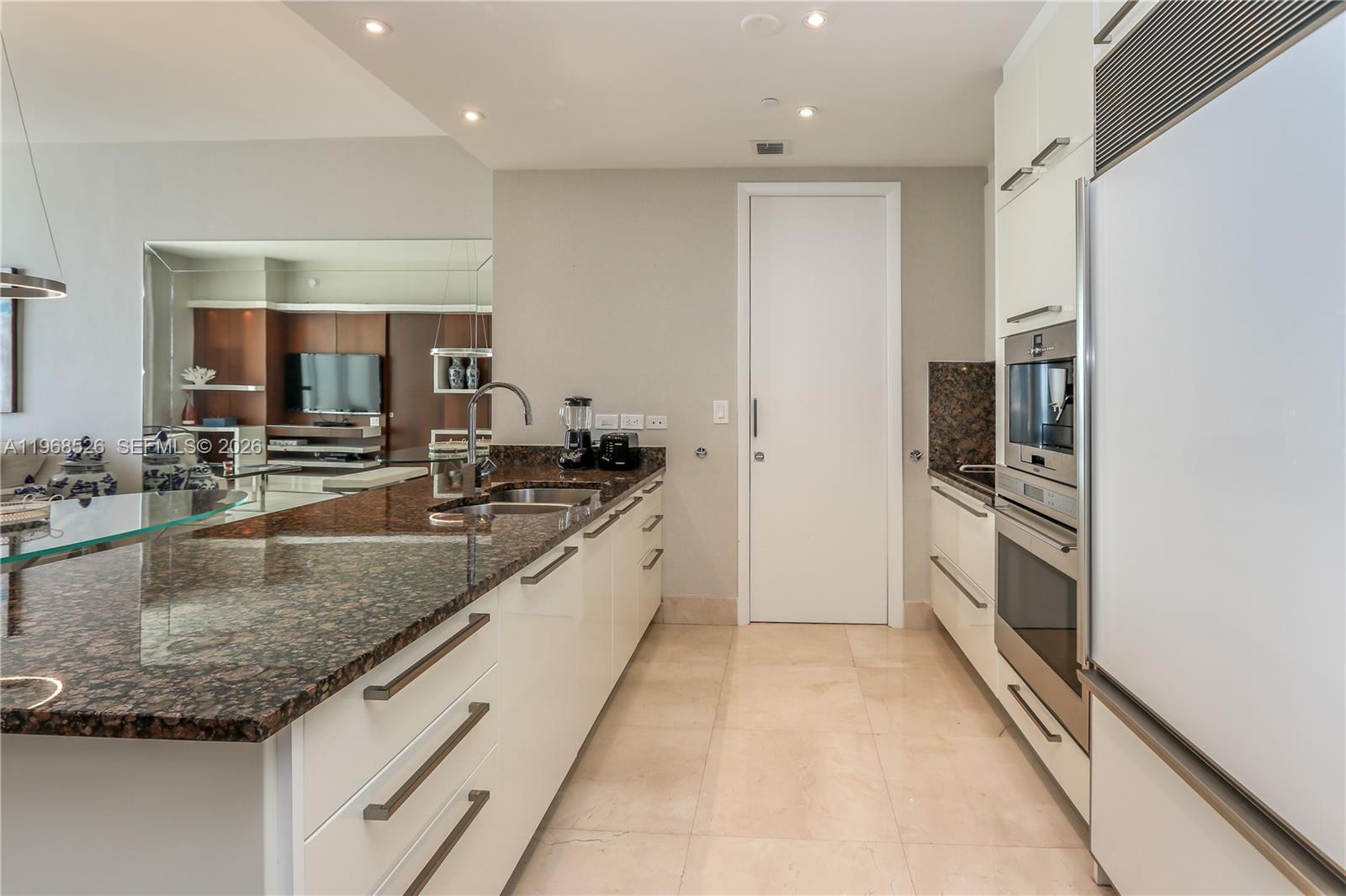 Подробнее 1102 3 / 4 1979 кв.футов $ 2026-02-19 0 Фото