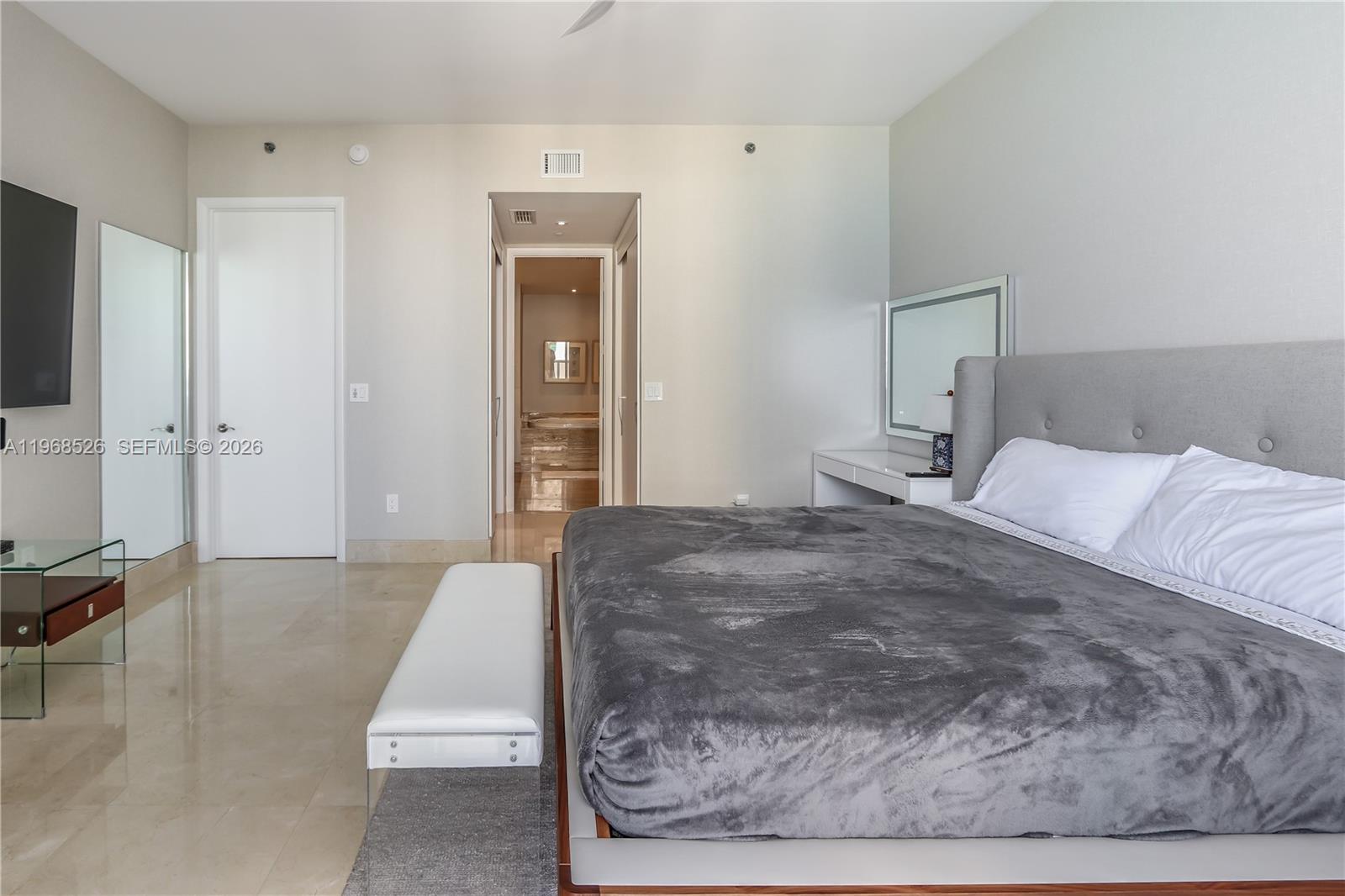 Подробнее 1102 3 / 4 1979 кв.футов $ 2026-02-19 0 Фото