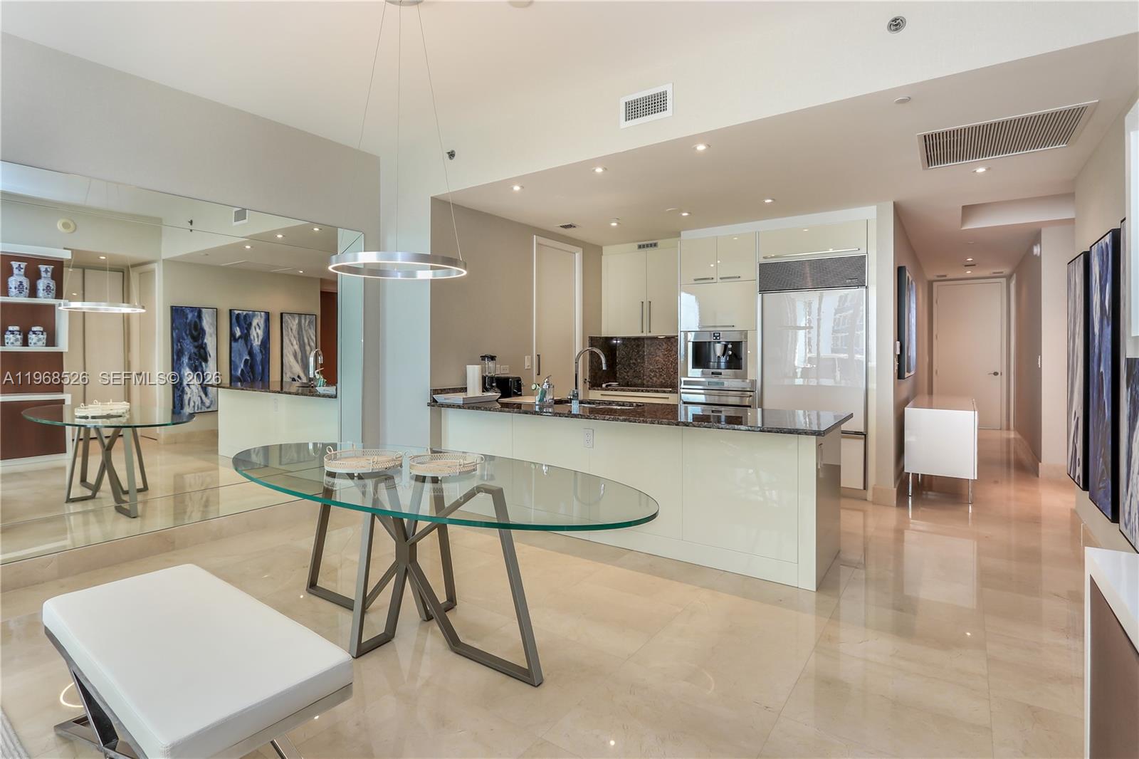 Подробнее 1102 3 / 4 1979 кв.футов $ 2026-02-19 0 Фото