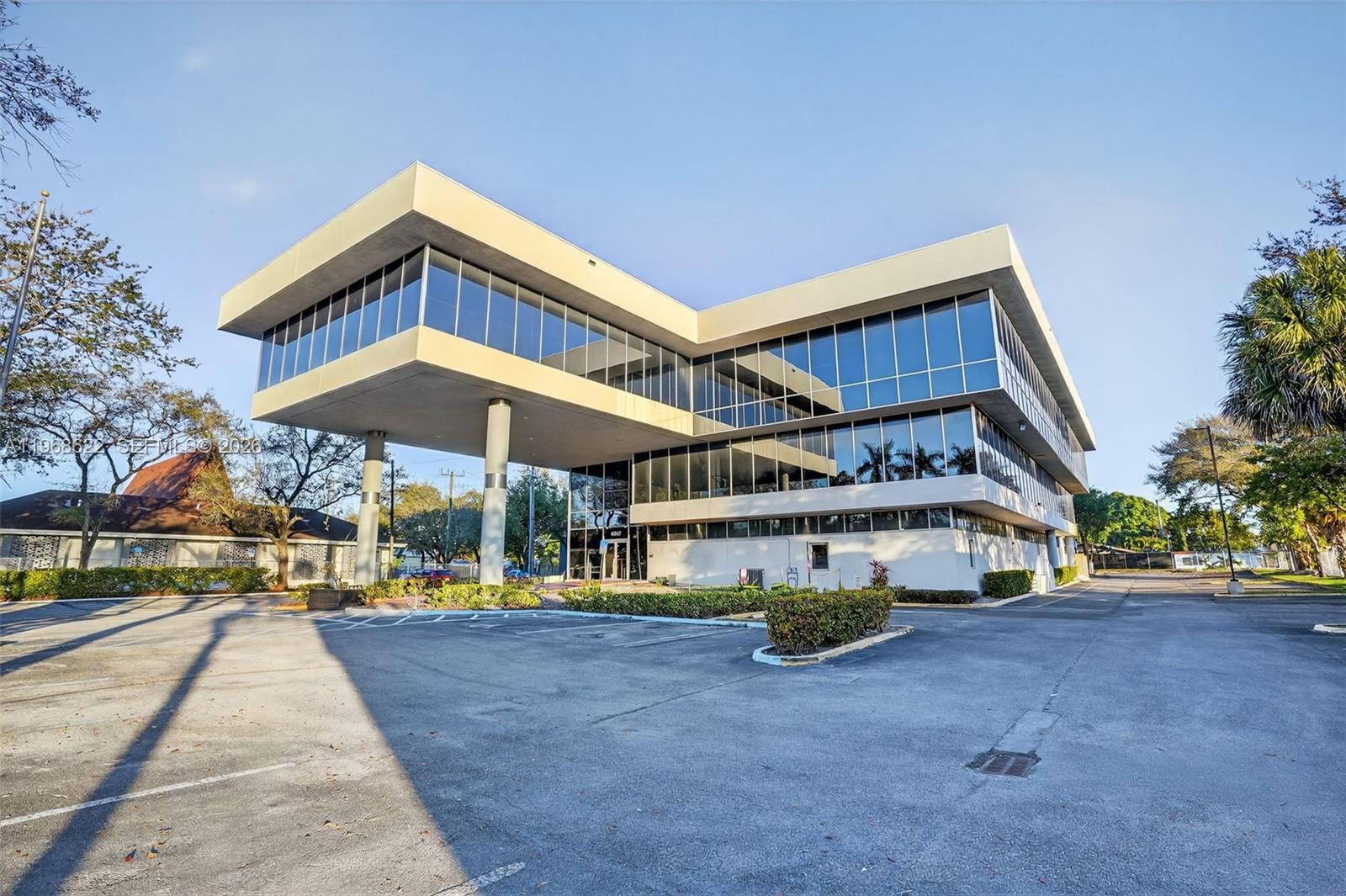   /   кв.футов $ 2026-02-19 0 Фото