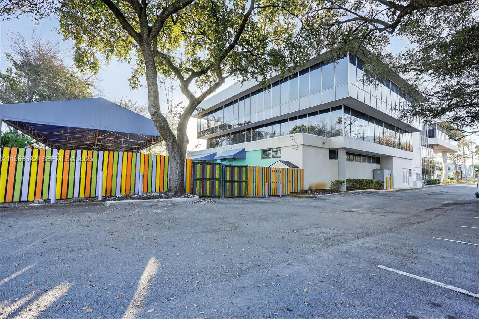   /   кв.футов $ 2026-02-19 0 Фото