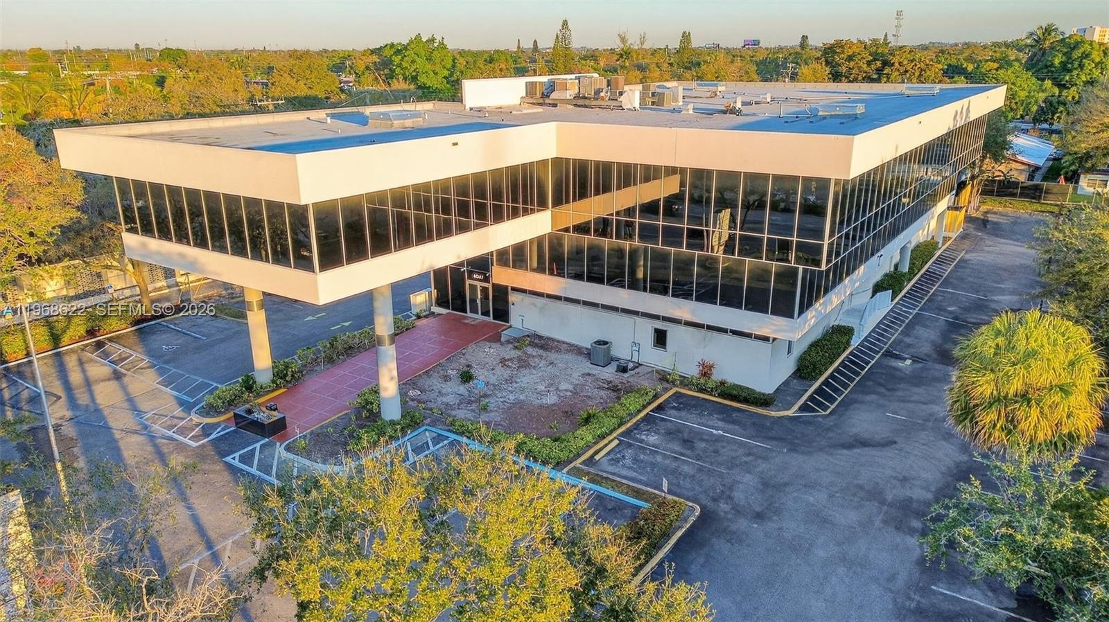   /   кв.футов $ 2026-02-19 0 Фото