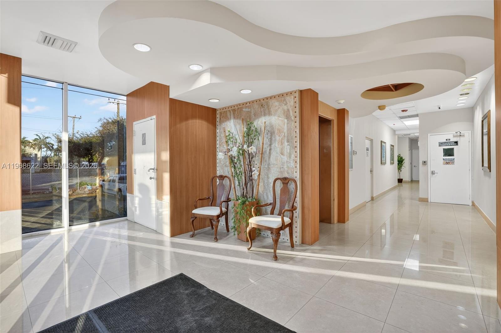   /   кв.футов $ 2026-02-19 0 Фото