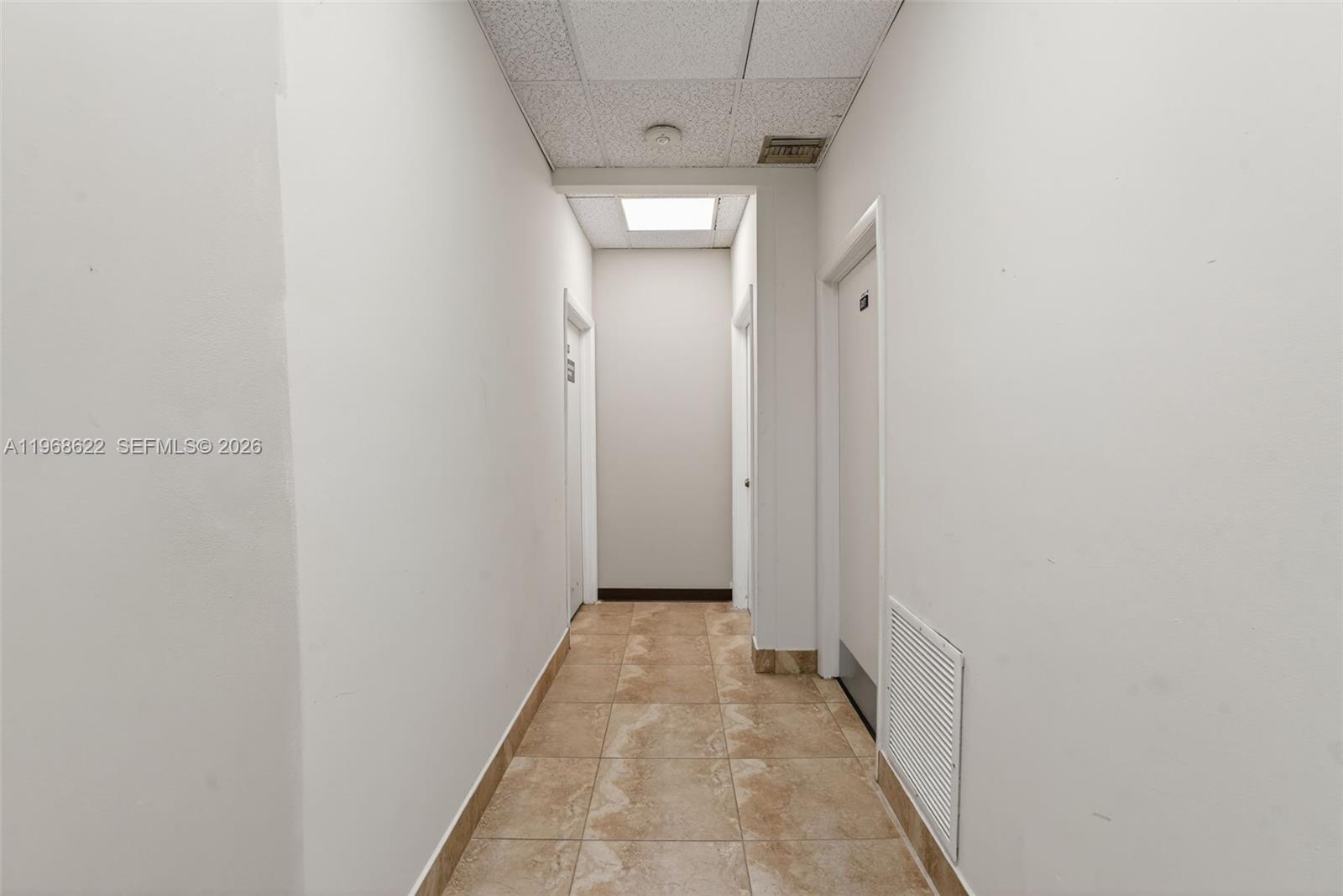   /   кв.футов $ 2026-02-19 0 Фото